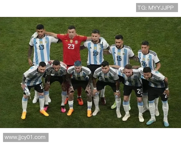 足球巨星球鞋穿到极限揭示运动员背后的汗水与坚持